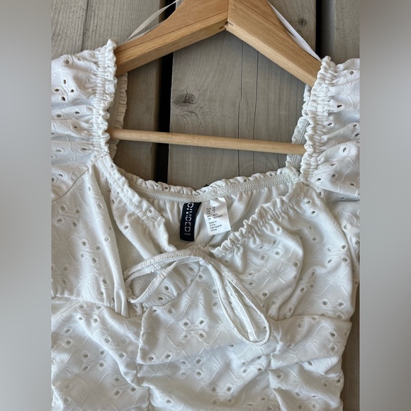 Body fit Off the shoulder Dress 🤍 - Picture 3 of 7